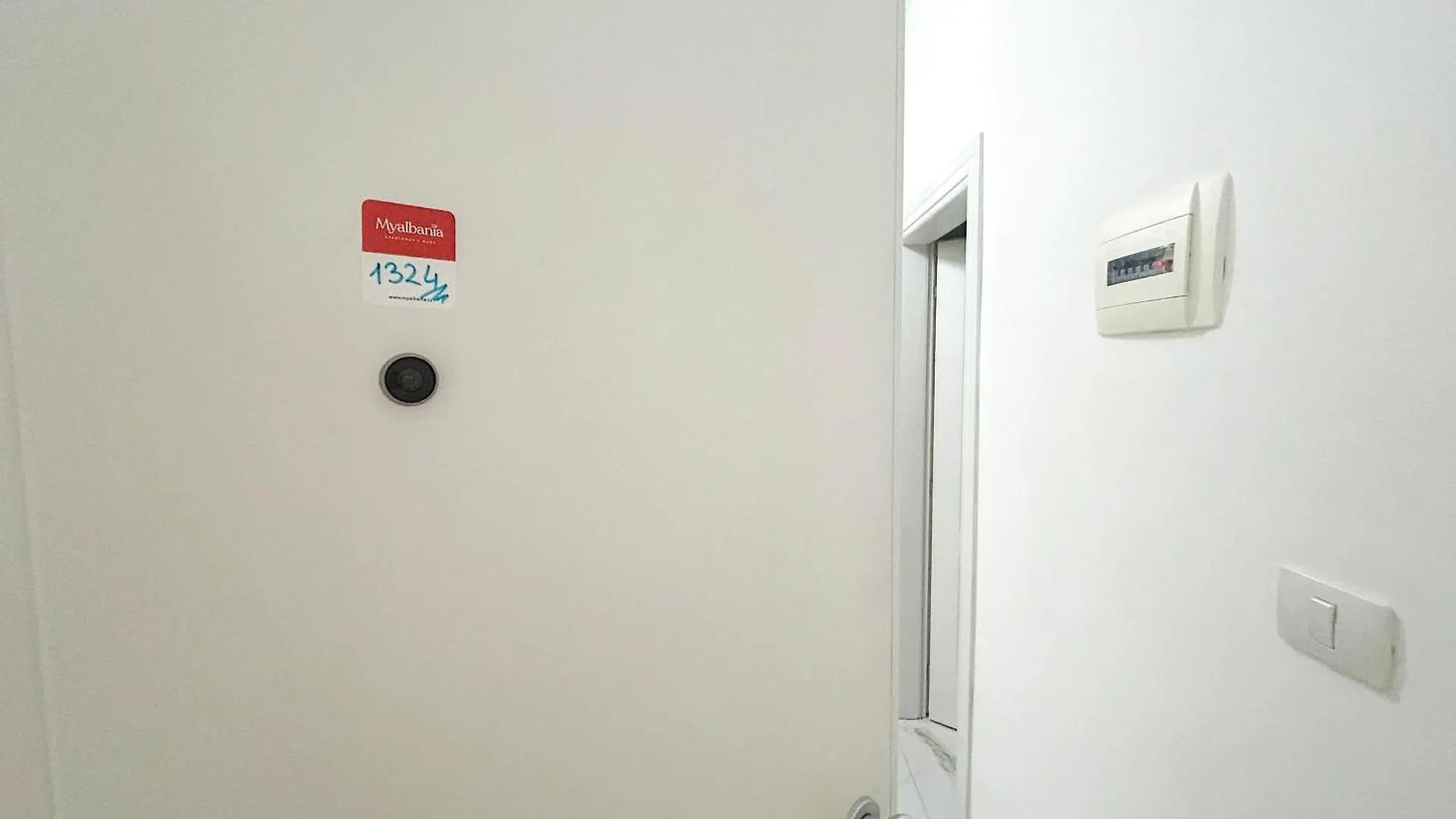 Apartment 1324 Golem  Albánie